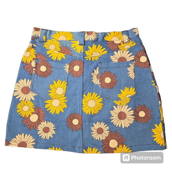 Unique Vintage Denim Like MIni Skirt - Picture 6 of 8